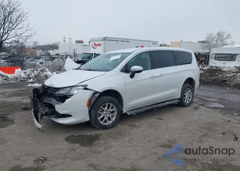 2023 Chrysler Voyager Lx из США, поврежденный, VIN 2C4RC1CG2PR617123